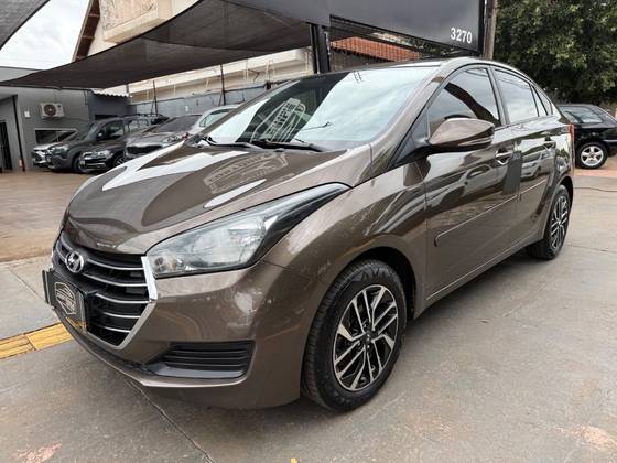 HYUNDAI HB20S 1.6 COMFORT PLUS 16V FLEX 4P AUTOMÁTICO HYUNDAI HB20S 1.6 COMFORT PLUS 16V FLEX 4P AUTOMÁTICO
